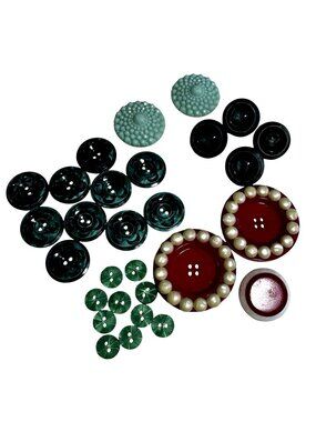 EXCEPTIONAL LOT of  RARE VINTAGE BUTTONS 28 peace's